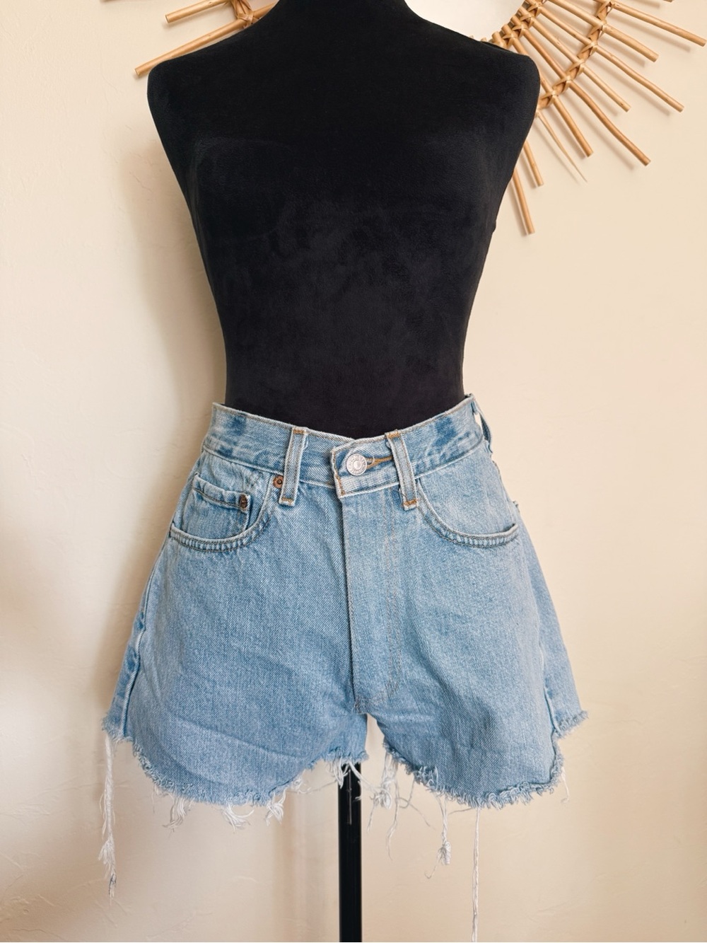 Light Wash Levi Denim Cutoff Shorts